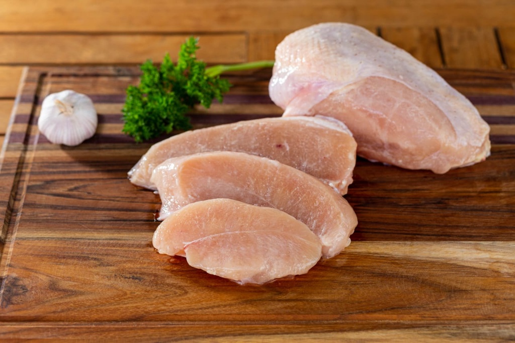 Pechugas De Pollo Campesino Refrigerado (1 Unidad - 1000Gr Aprox)